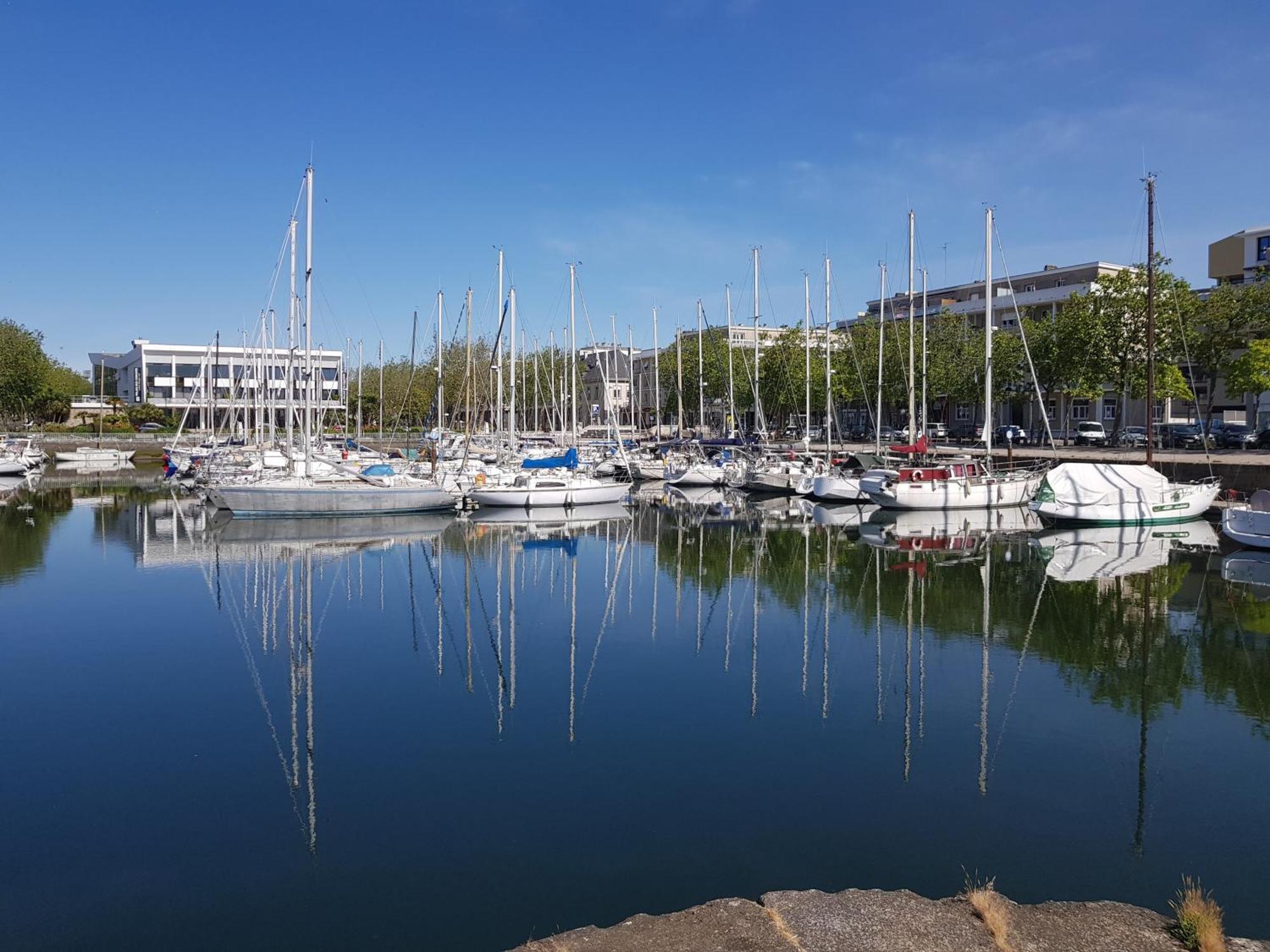 Grand Studio Avec Parking A 10 Minutes Des Plages Lorient Exterior photo